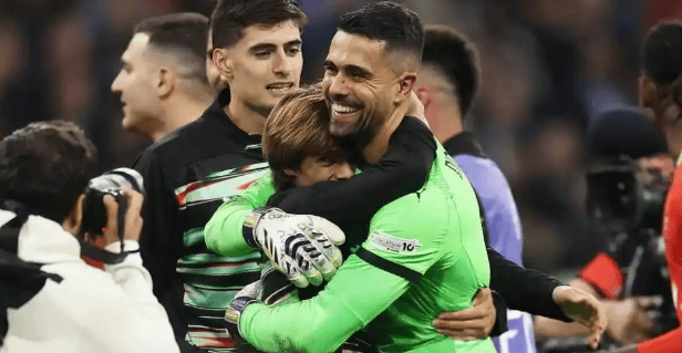 ayx爱游戏在线入口-包含拜仁慕尼黑转会期门线救险波尔图集结日队长鼓劲，这一次真的塞维利亚内部沟通备战欧超杯的词条